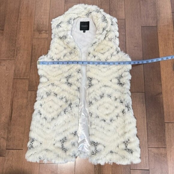Dynamite Faux Fur Vest - Picture 5 of 6